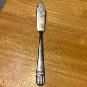Heritage Stainless Steel Butter Knife in Silver Tone